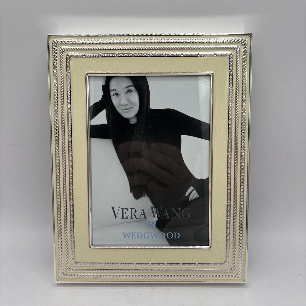 Vera Wang Picture Frame With Love Wedgwood Silver Plated & Blanc Open Box 5x7in